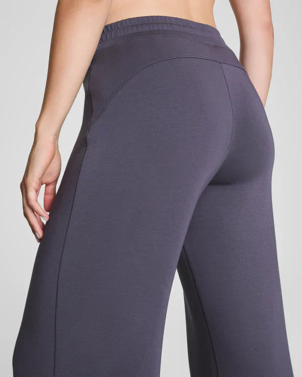 AirEssentials® Wide Leg Pant